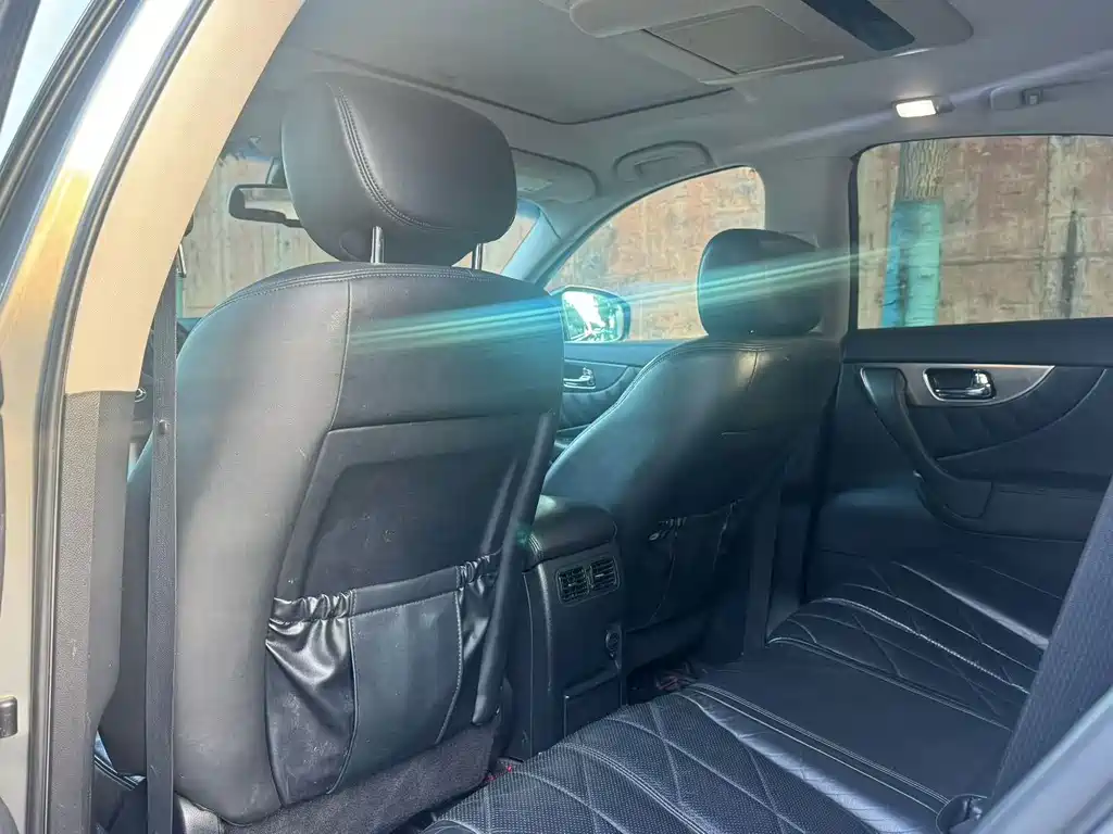 Infiniti FX — миниатюра 8