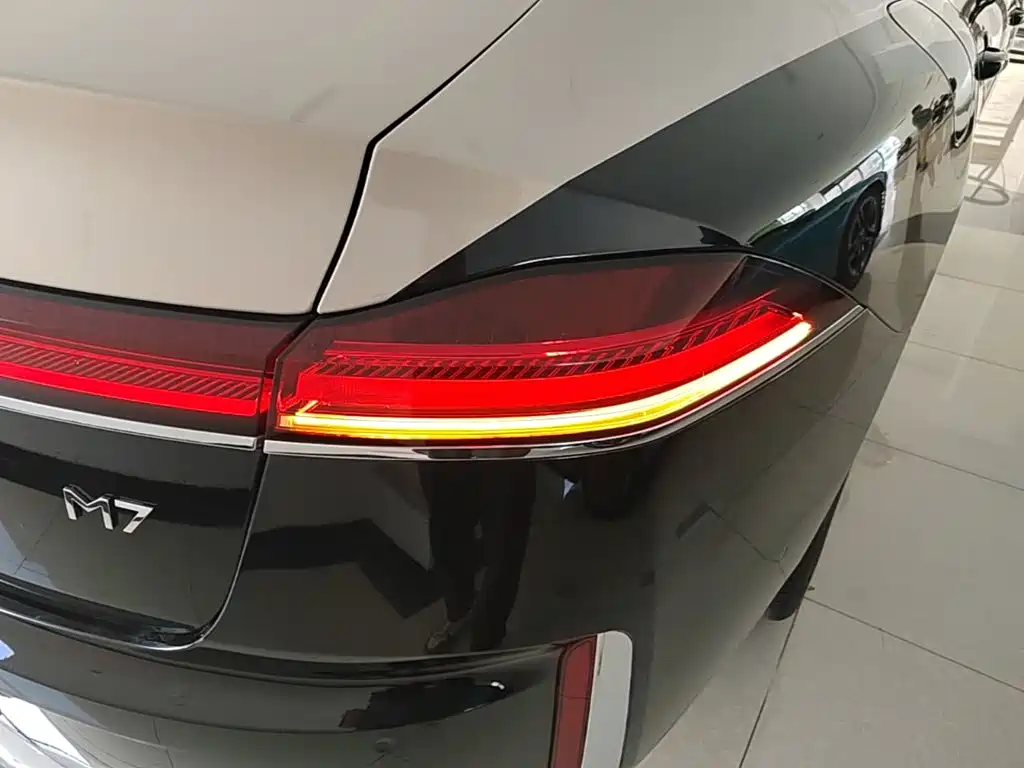 Roewe M7 DMH — миниатюра 8