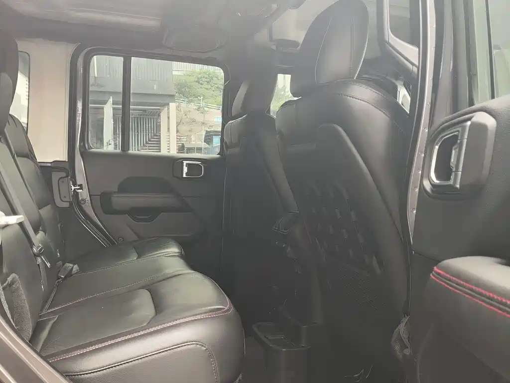 Jeep Wrangler — миниатюра 7