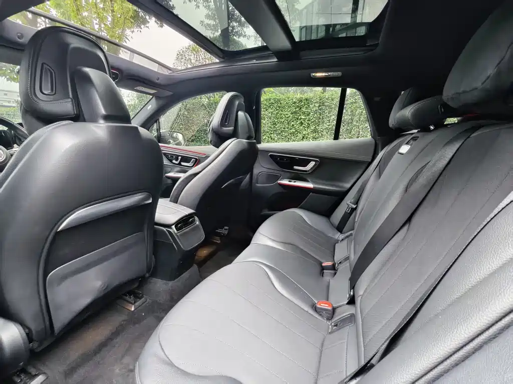 Mercedes-Benz EQE SUV — миниатюра 8