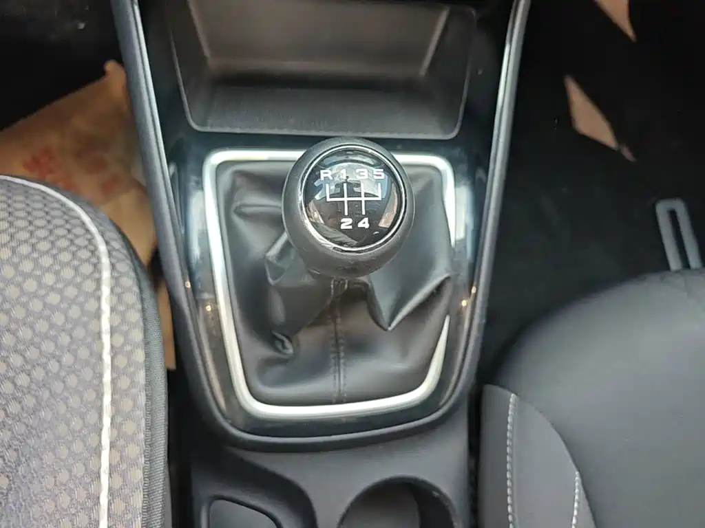 Roewe i5 — миниатюра 14