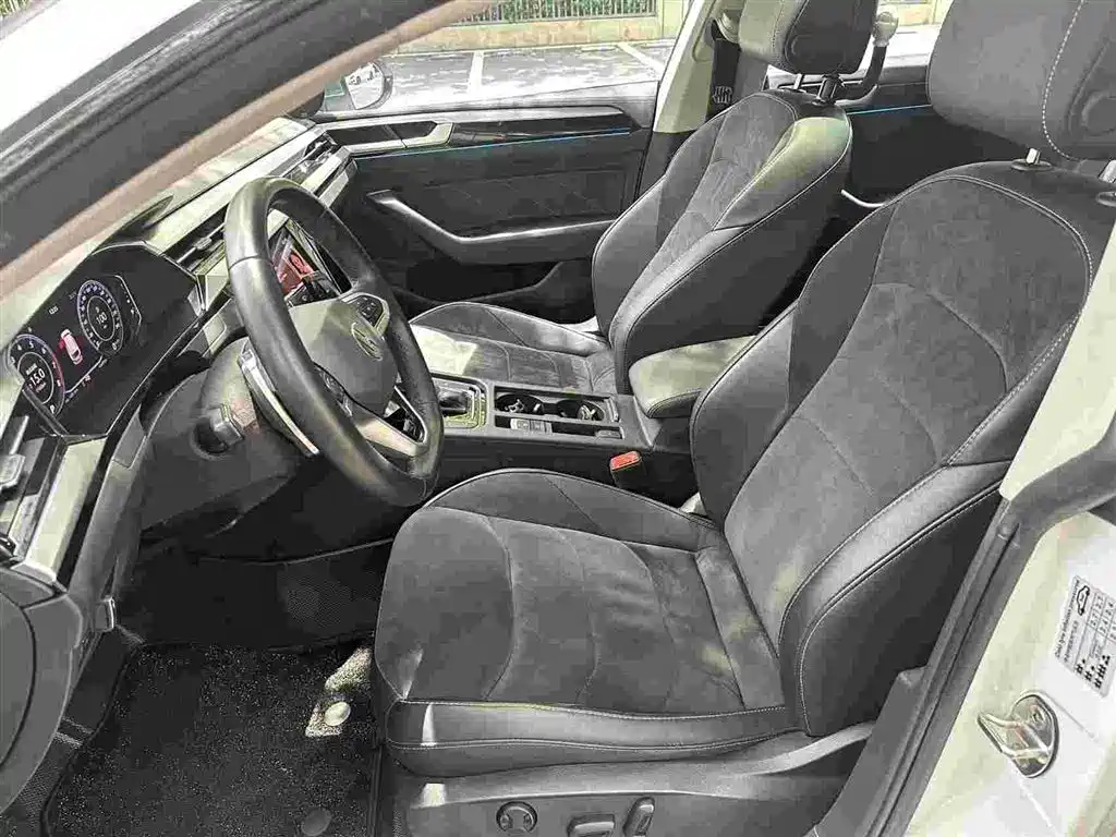Volkswagen FAW - Passat CC CC 2021 330TSI