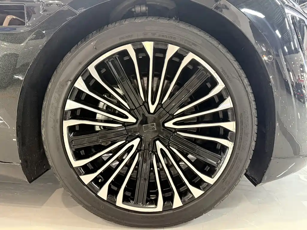 Avatr Avatr 12 — миниатюра 10