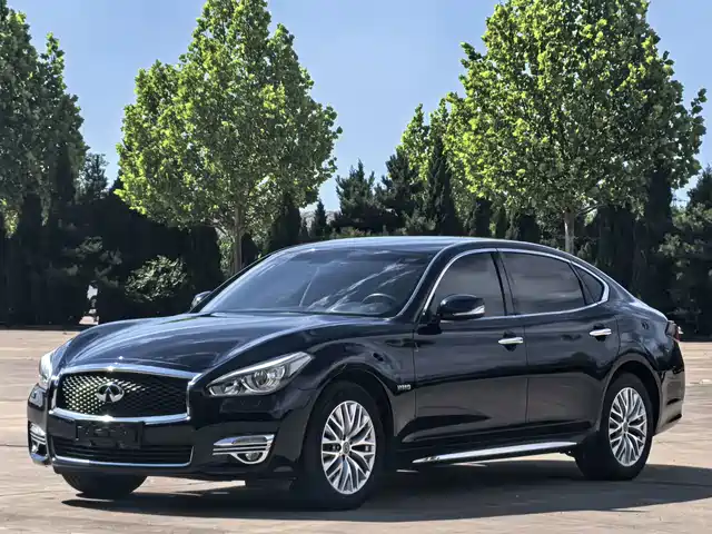 2016 Infiniti Q70