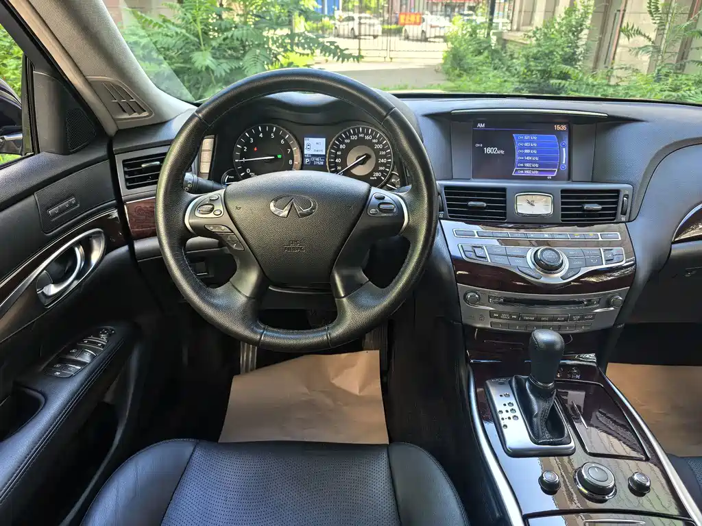 Infiniti Q70 — миниатюра 15