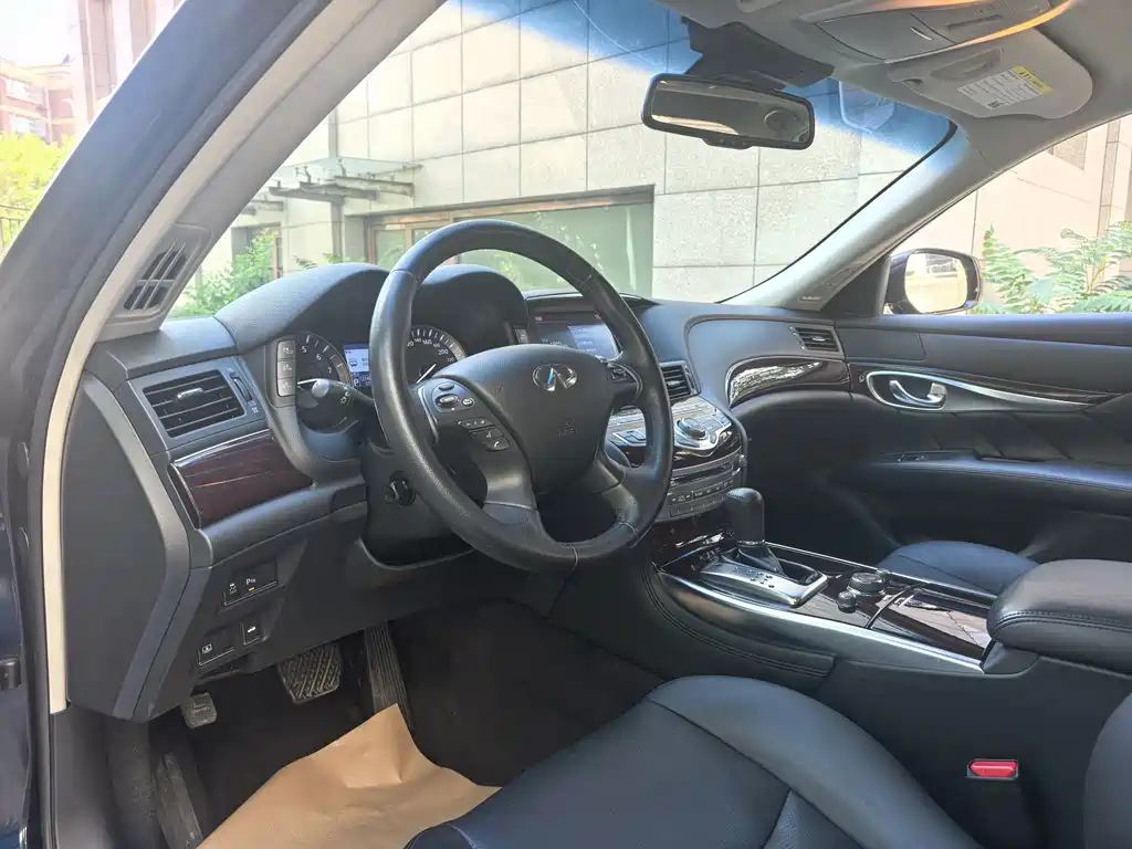 Infiniti Q70 — миниатюра 9