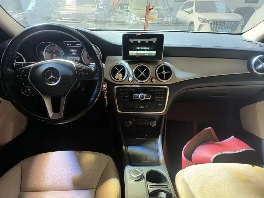 Mercedes-Benz GLA — миниатюра 10