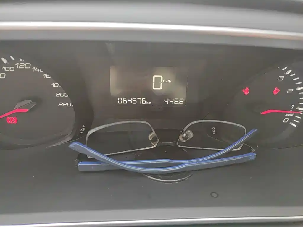 Peugeot 308 — миниатюра 5