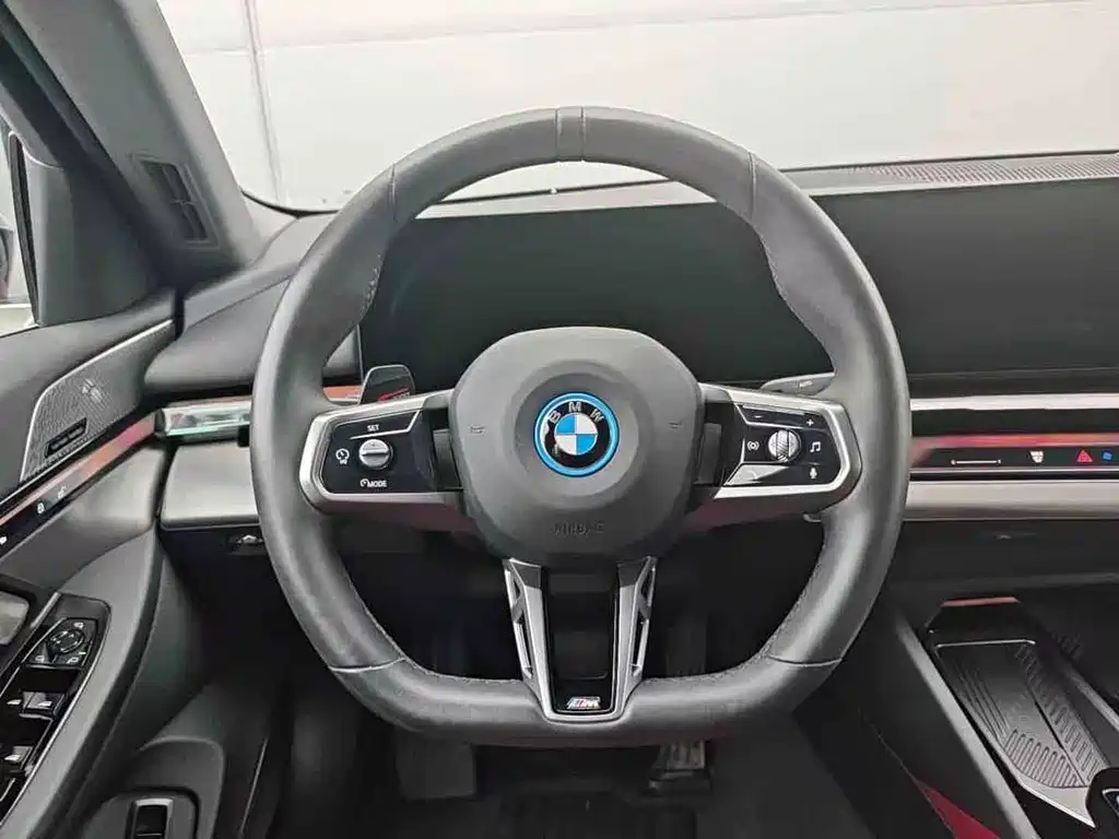 BMW i5 — миниатюра 9