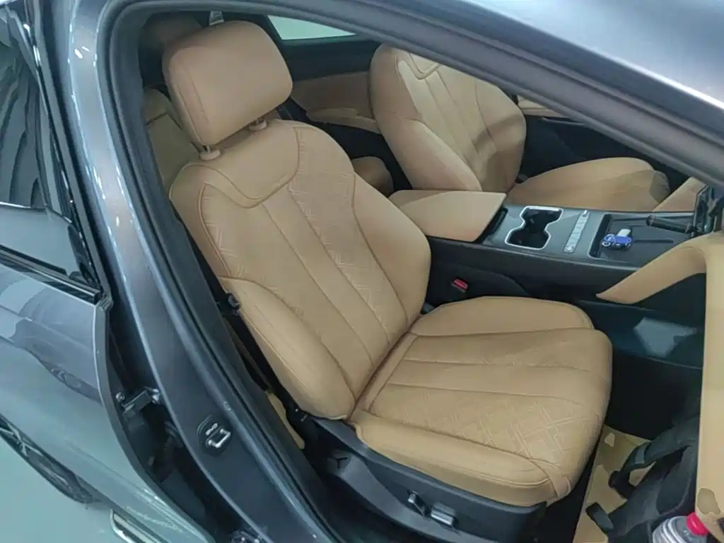 BYD L DM-i — миниатюра 25