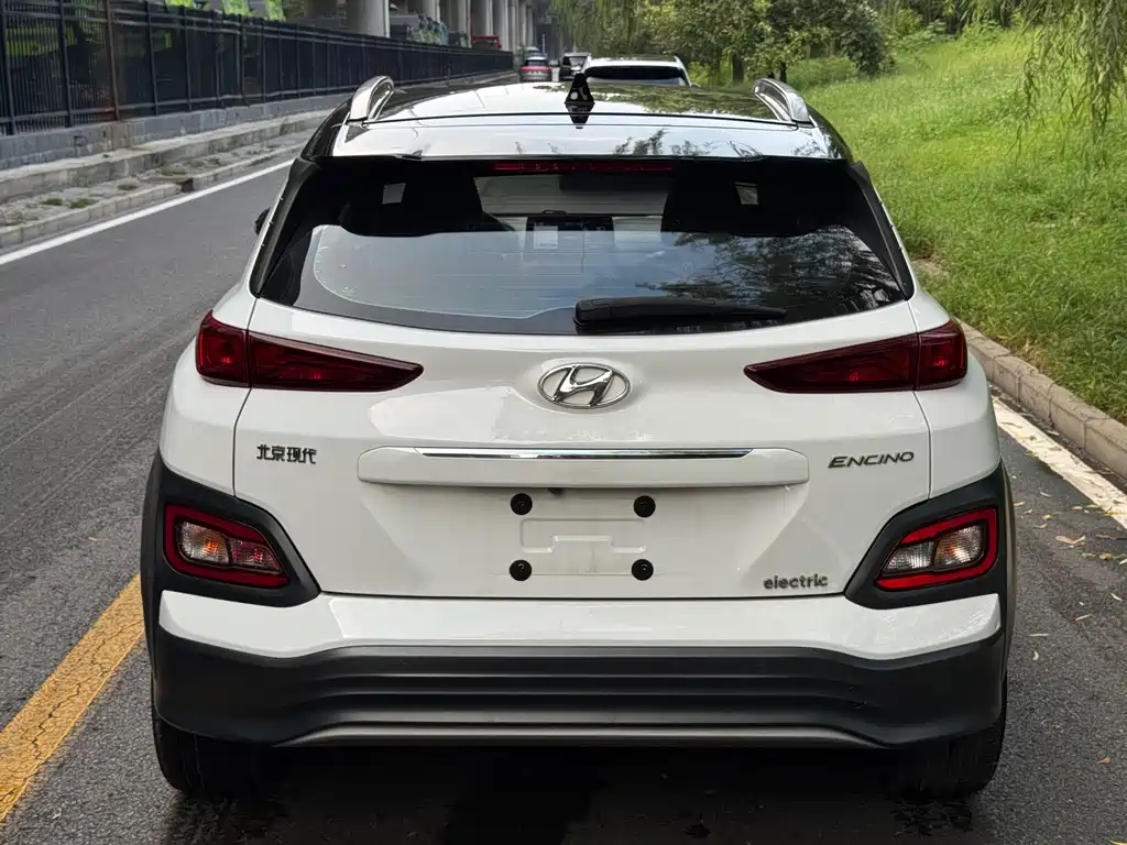 Hyundai Kona Electric — миниатюра 5
