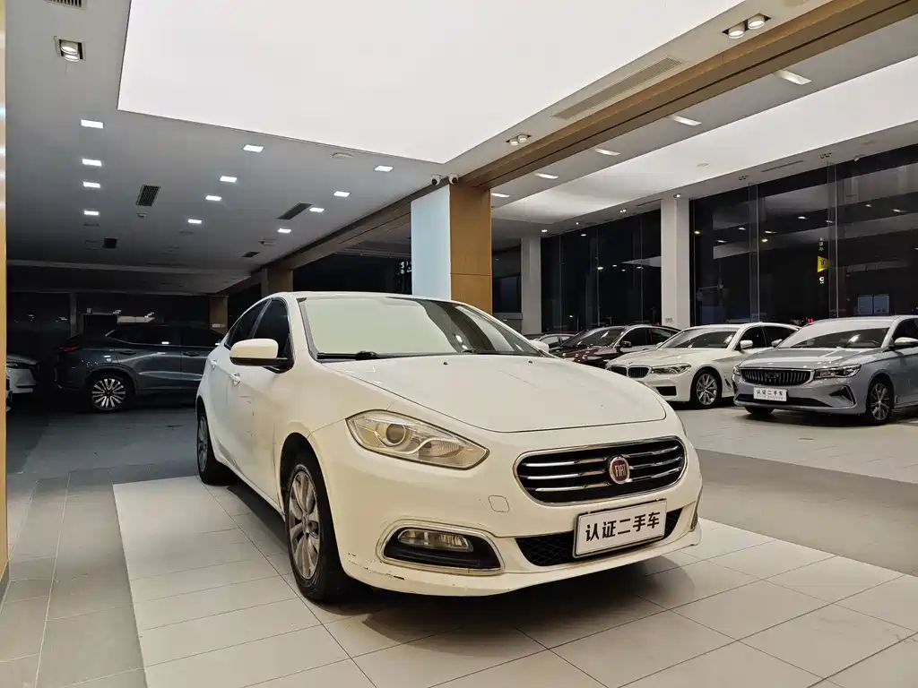 Fiat Viaggio 2012 1.4T AT