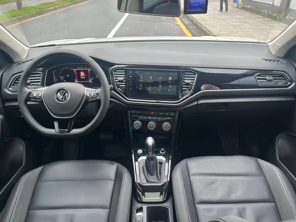 Volkswagen T-Roc 2021 280TSI DSG Smart Connect