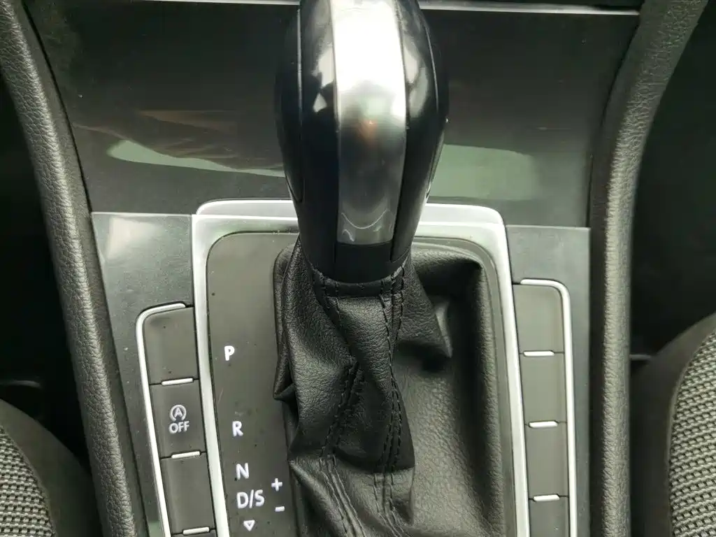 Volkswagen Golf — миниатюра 13