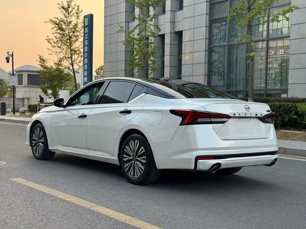 Nissan Teana — миниатюра 4