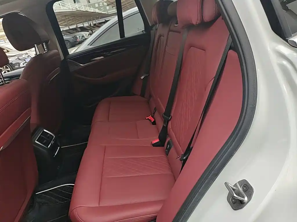 BMW iX3 — миниатюра 17