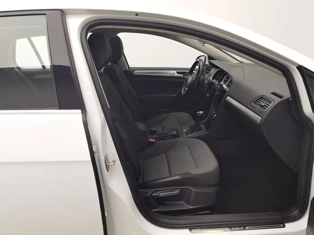 Volkswagen Golf — миниатюра 23