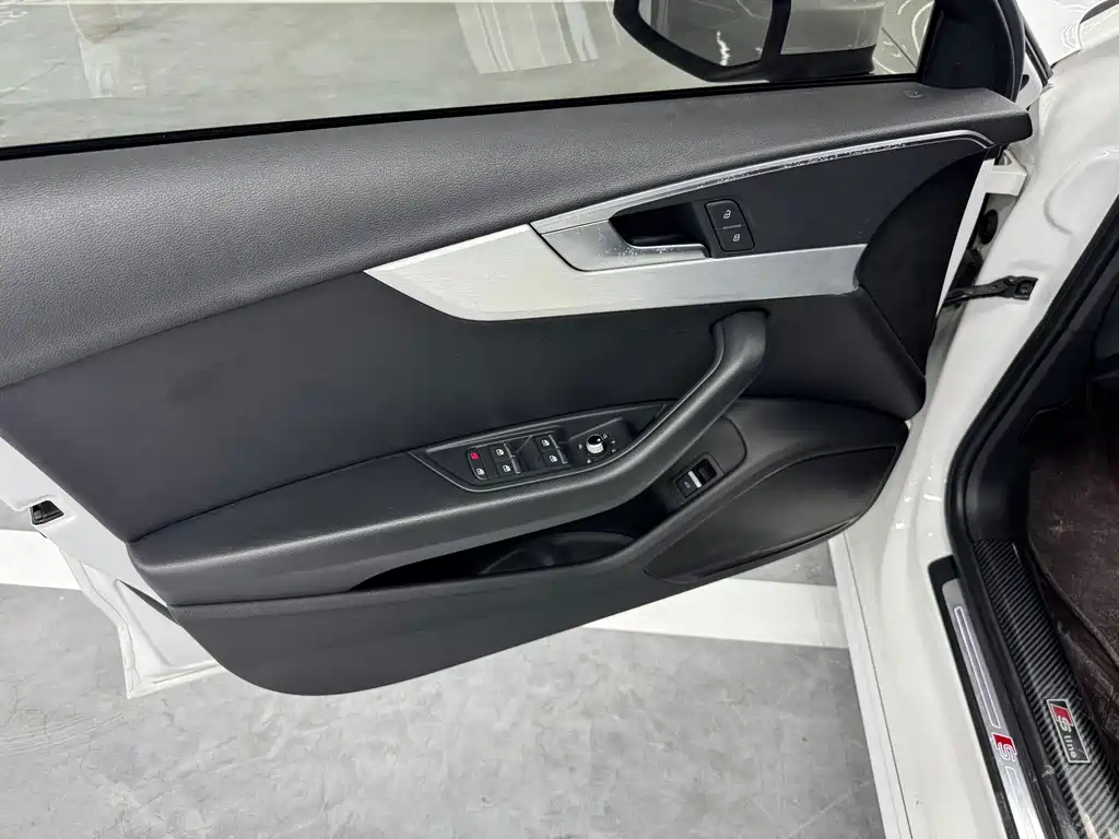 Audi A4L — миниатюра 4