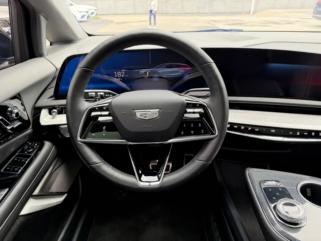 Cadillac IQ — миниатюра 12