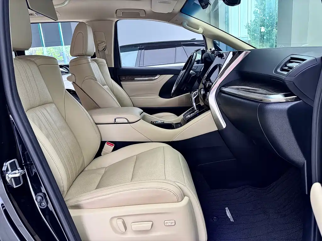 Toyota Alphard — фотографии объявления, Фото 11