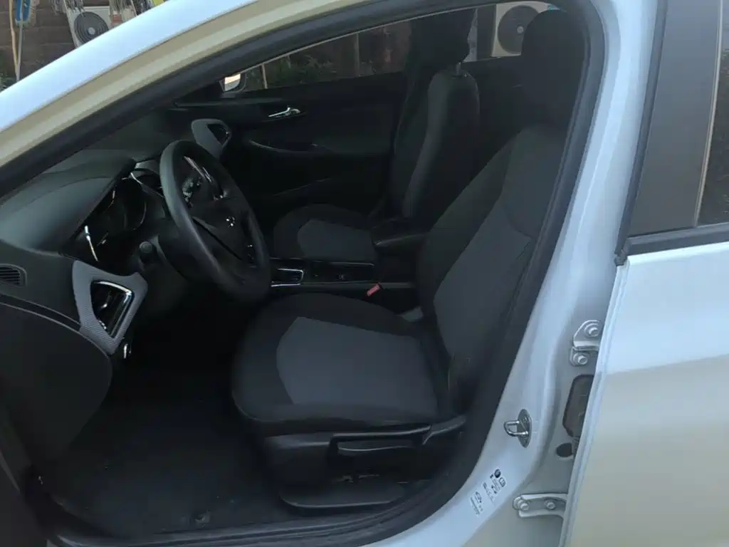 Chevrolet Cruze — миниатюра 15