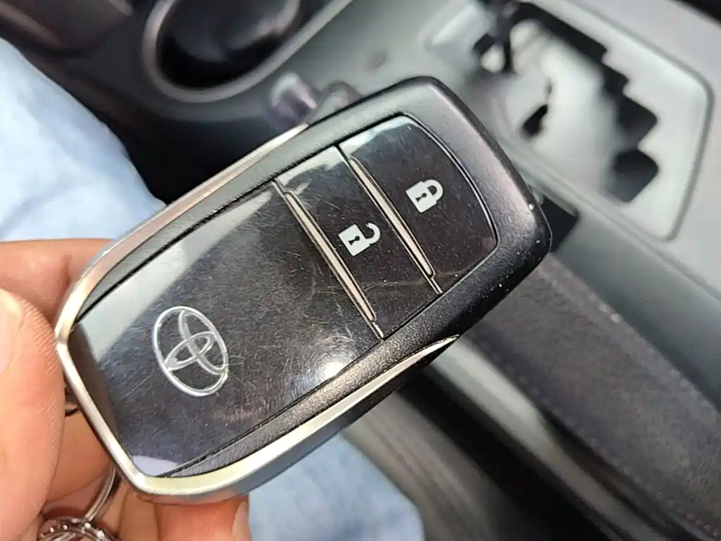 Toyota RAV4 — миниатюра 9