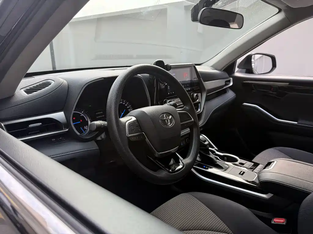 Toyota Highlander — миниатюра 9