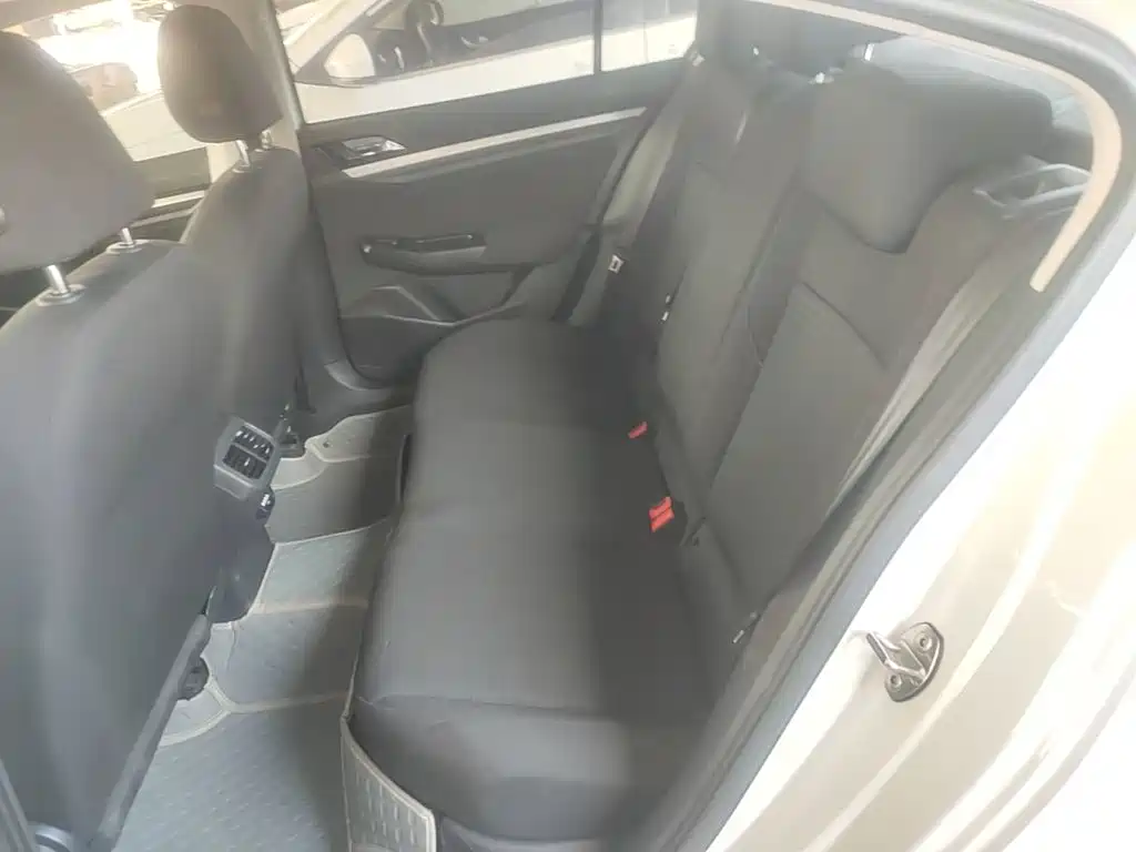 Volkswagen Bora EV — миниатюра 17