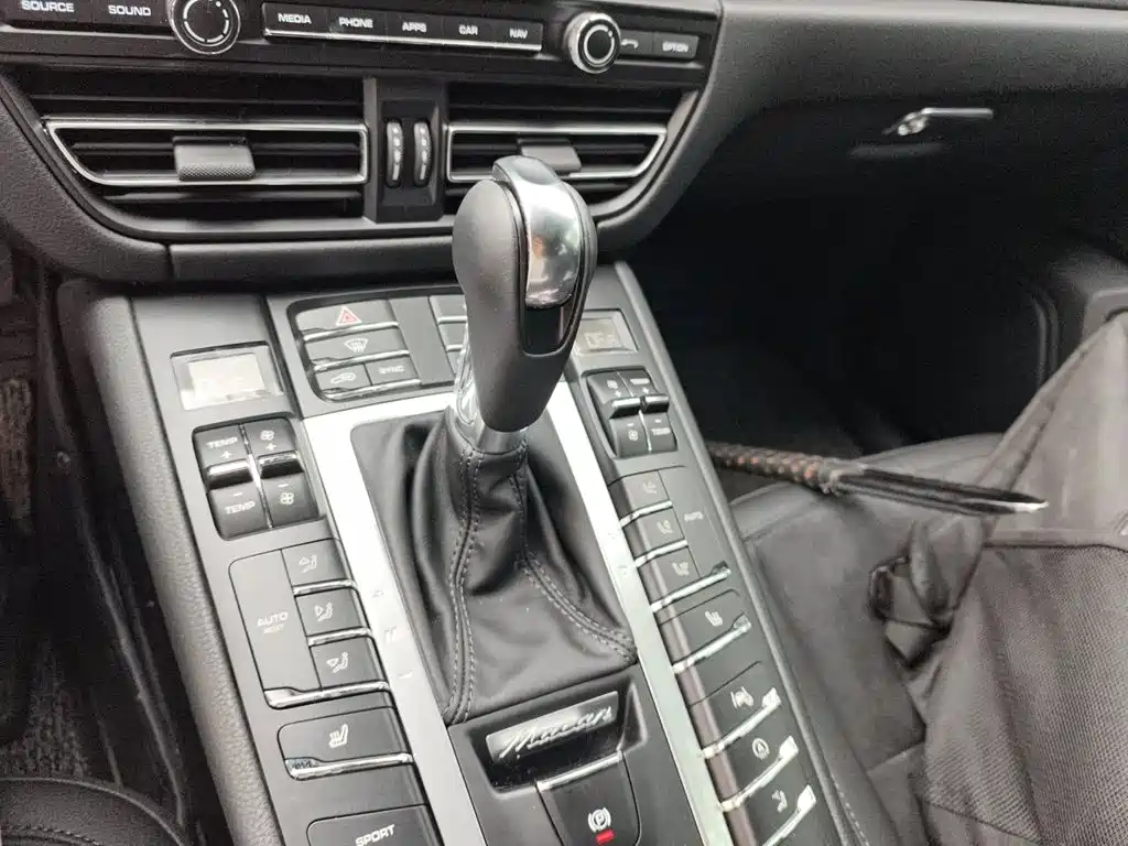 Porsche Macan — миниатюра 15
