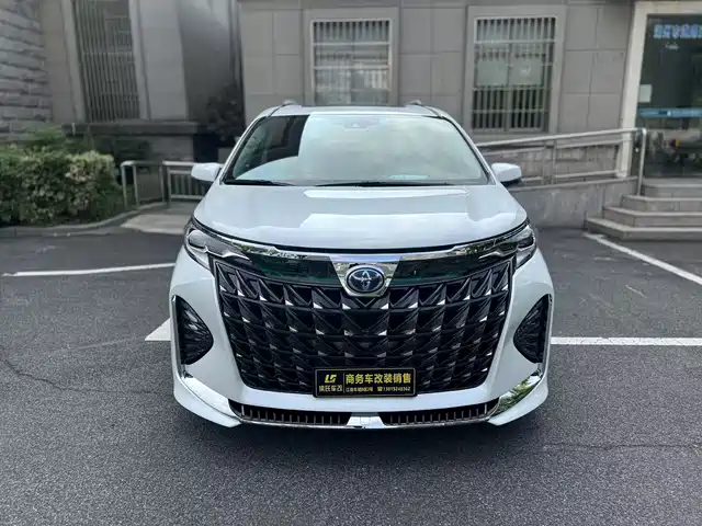 TOYOTA SIENNA 2023