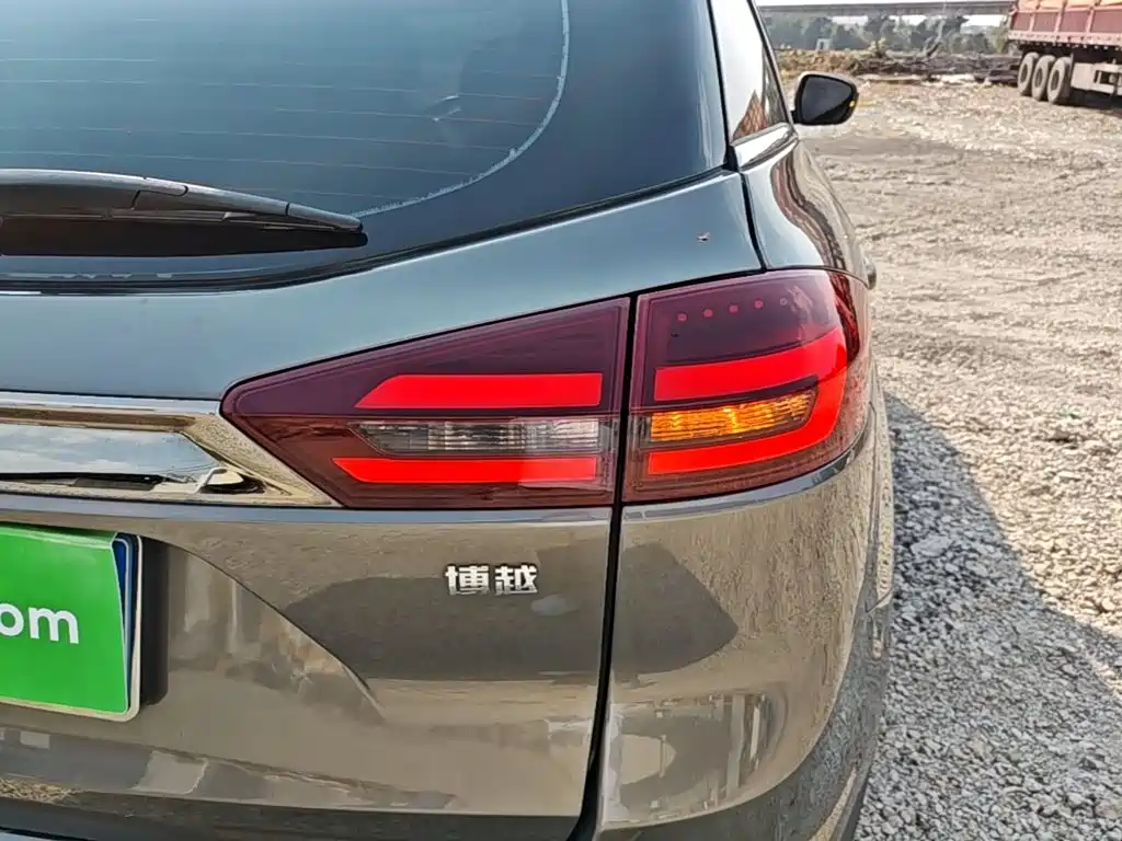 Geely Boyue — миниатюра 8