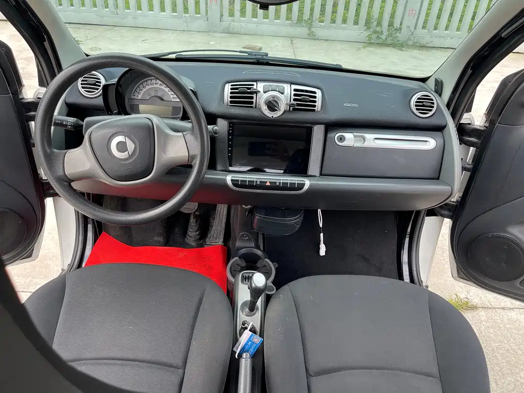 smart Smart Fortwo — миниатюра 12