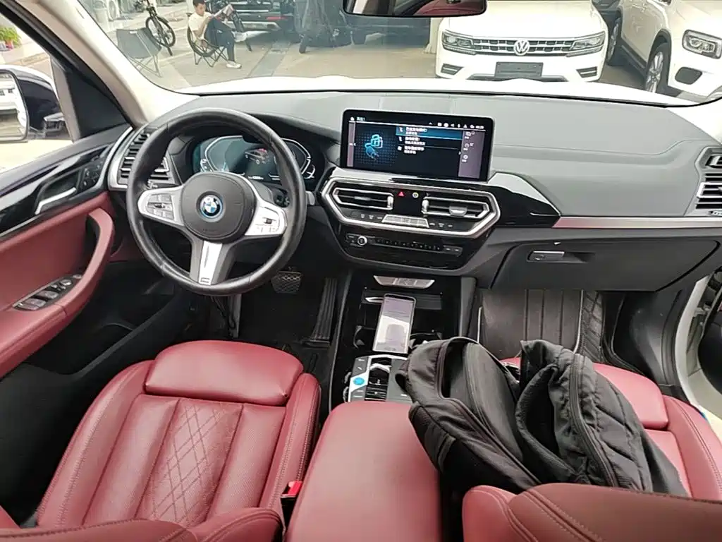 BMW iX3 — миниатюра 10