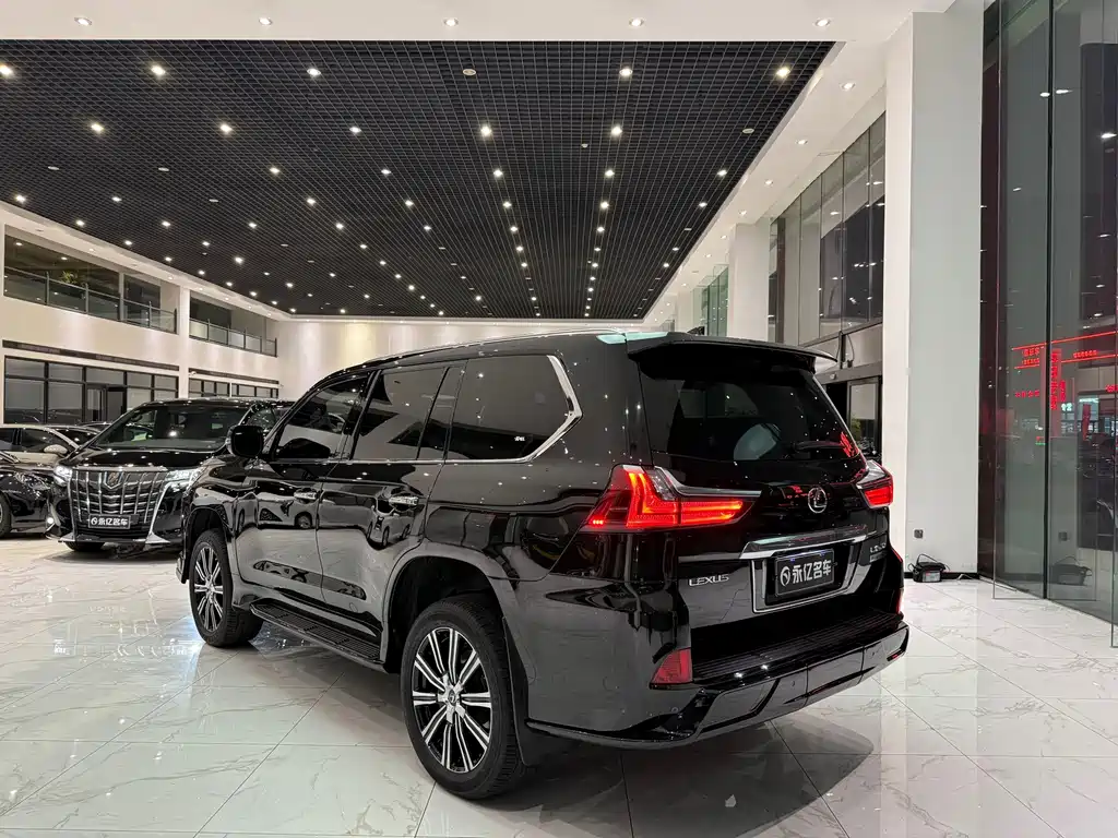 Lexus LX — миниатюра 19