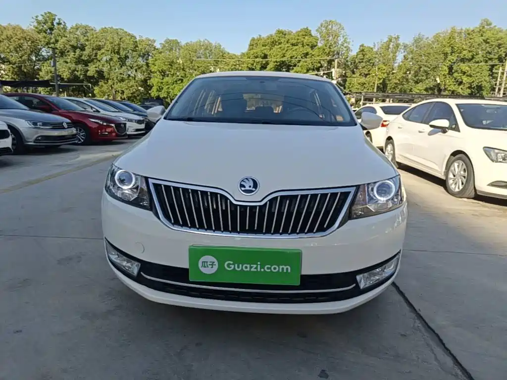 Skoda Rapid Spaceback — миниатюра 3