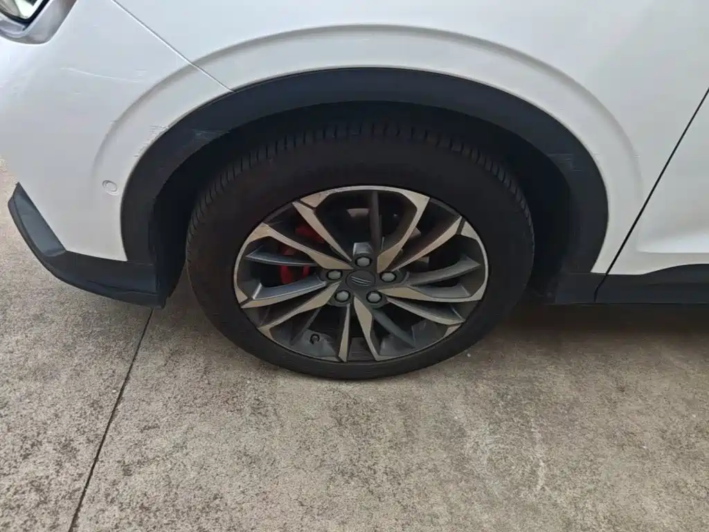 Geely Binyue — миниатюра 23