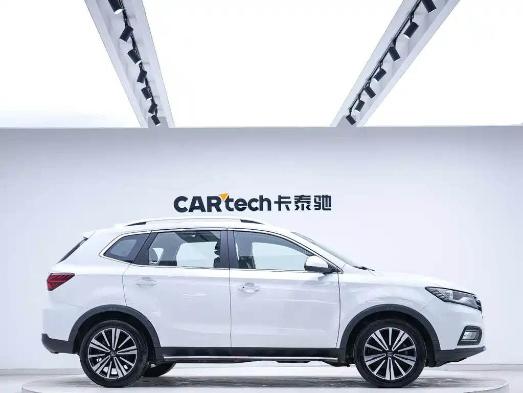 ROEWE RX5
