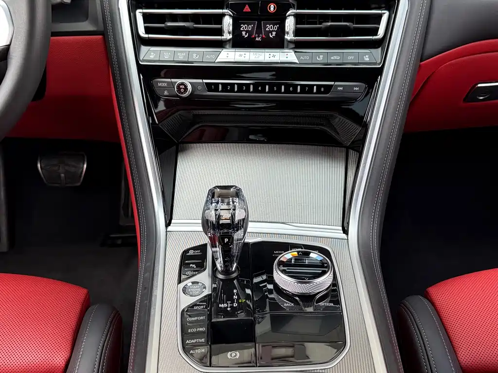 BMW 8 Series — миниатюра 12