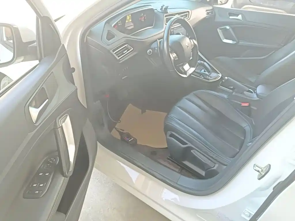 Peugeot 308 — миниатюра 16