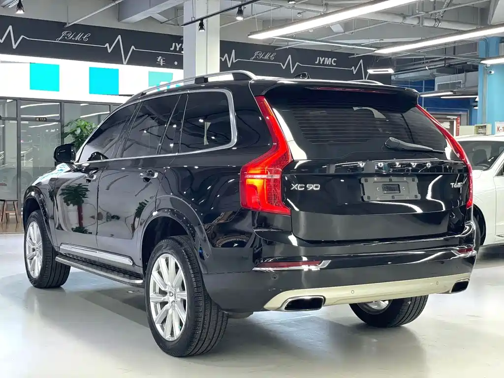 Volvo XC90 2018 T6 7 мест