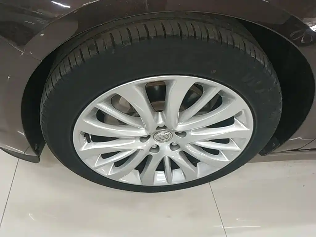 Buick LaCrosse — миниатюра 23