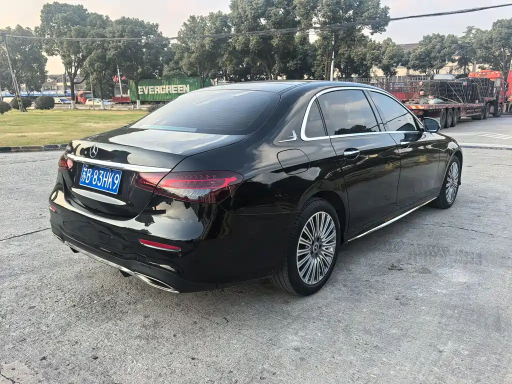 MERCEDES-BENZ E CLASS