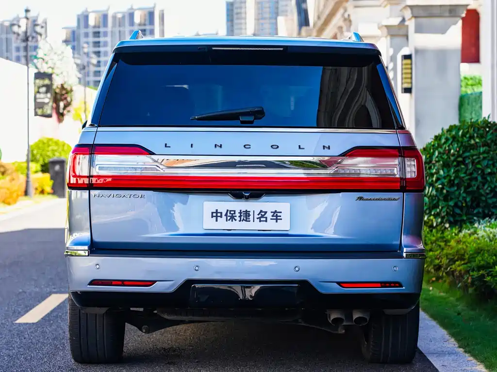 Lincoln Navigator — миниатюра 22