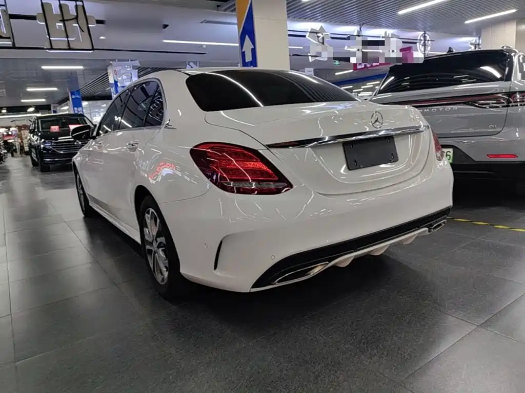Mercedes-Benz C-Class — миниатюра 5