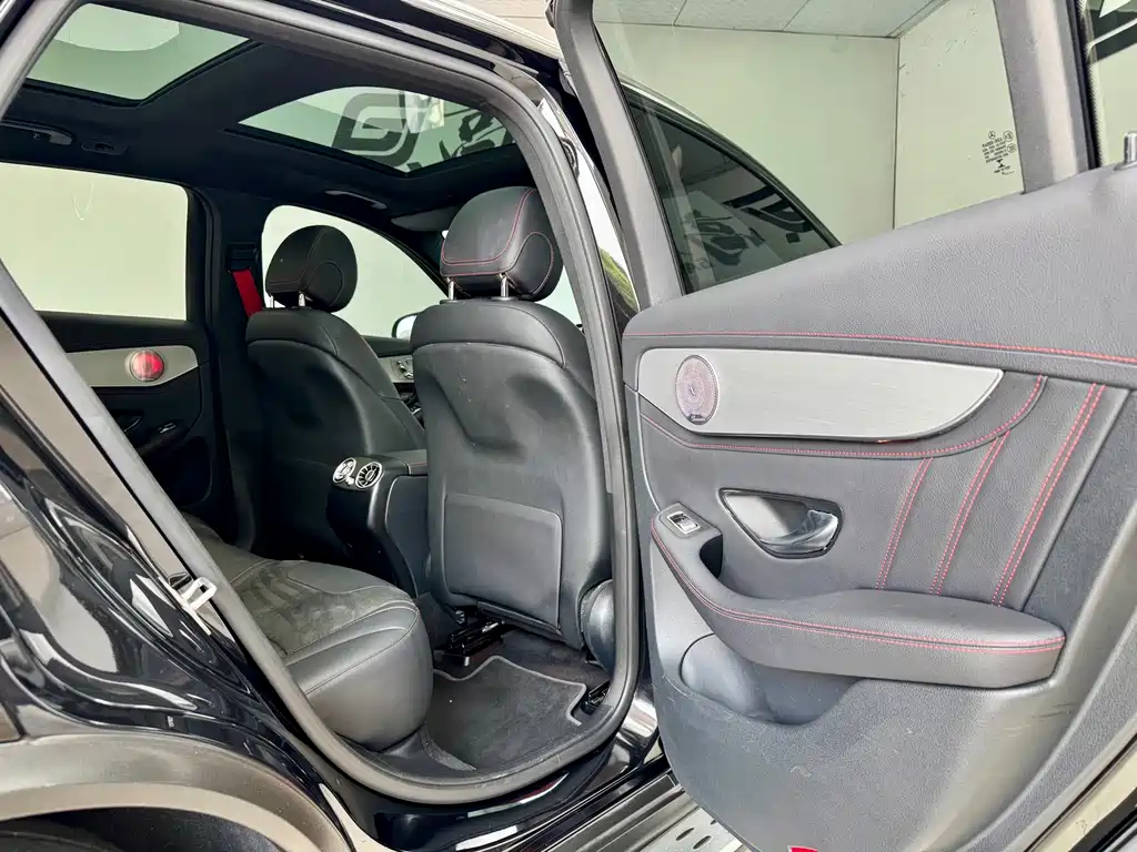Mercedes-Benz GLC AMG — миниатюра 11