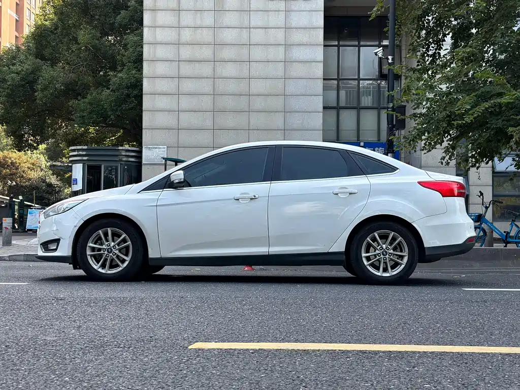 Ford Focus — миниатюра 8