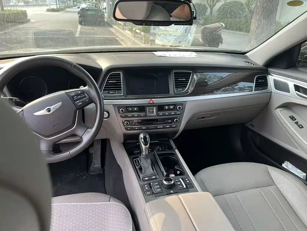 Hyundai Genesis — миниатюра 10