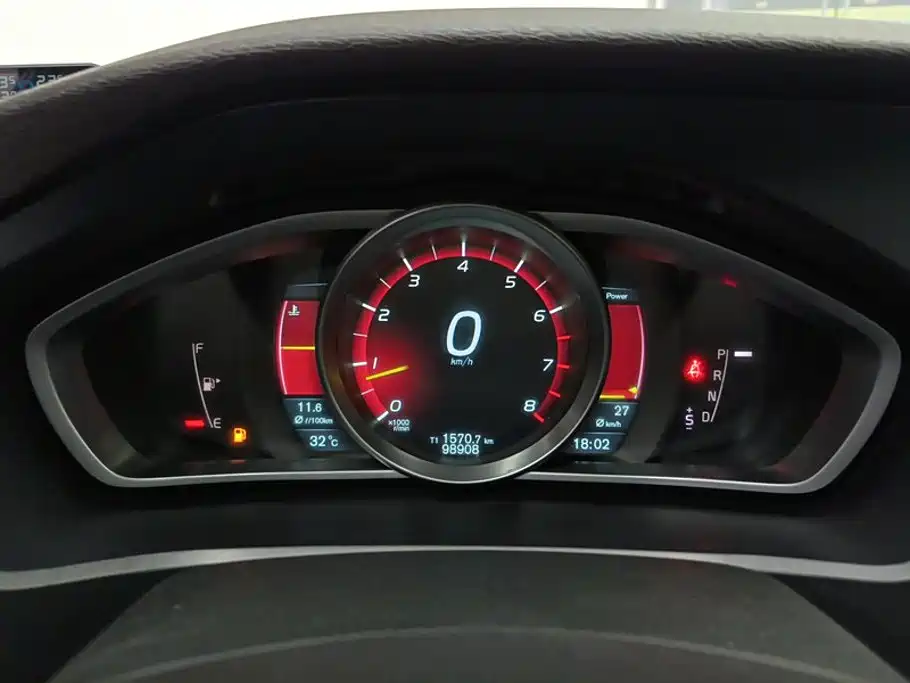 Volvo V40 — миниатюра 14