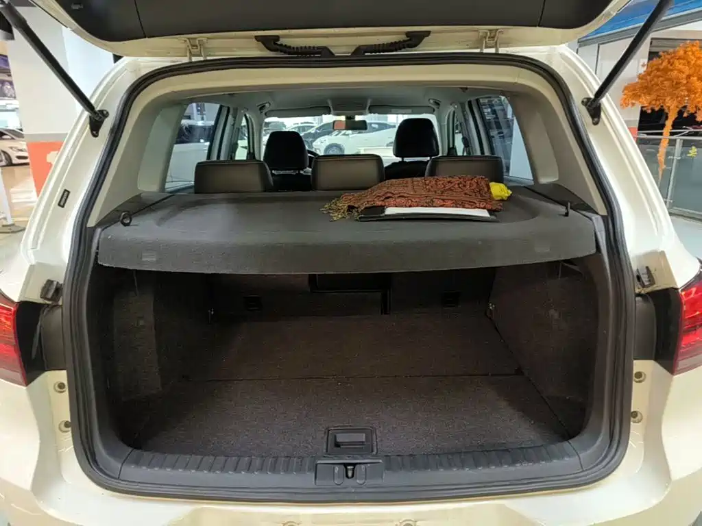 Volkswagen Tiguan — миниатюра 19