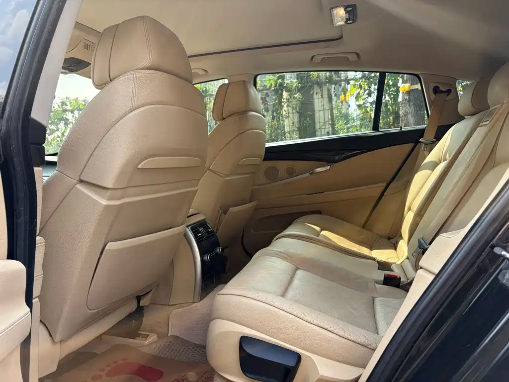 BMW 5 Series GT — миниатюра 11